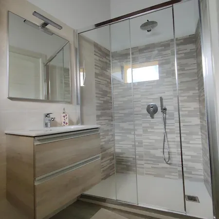 Laura فندق مبيت وإفطار