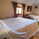 Laura 4*