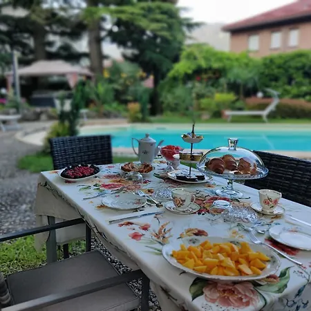 Laura Отель типа 