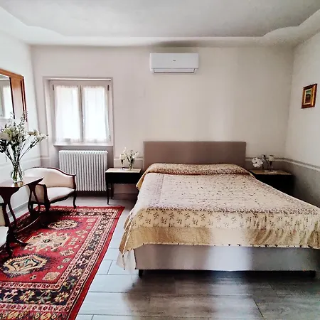 Laura Oda ve Kahvaltı Lierna